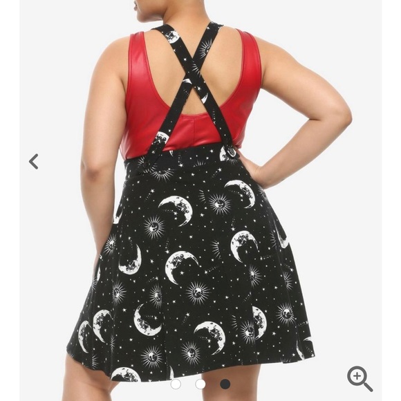 Half moon skirt with suspenders - Picture 3 of 3